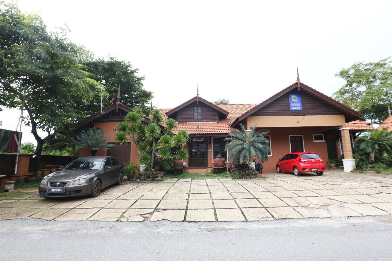 Oyo 89523 Villa Sri Mayang Kuala Terengganu Bagian luar foto
